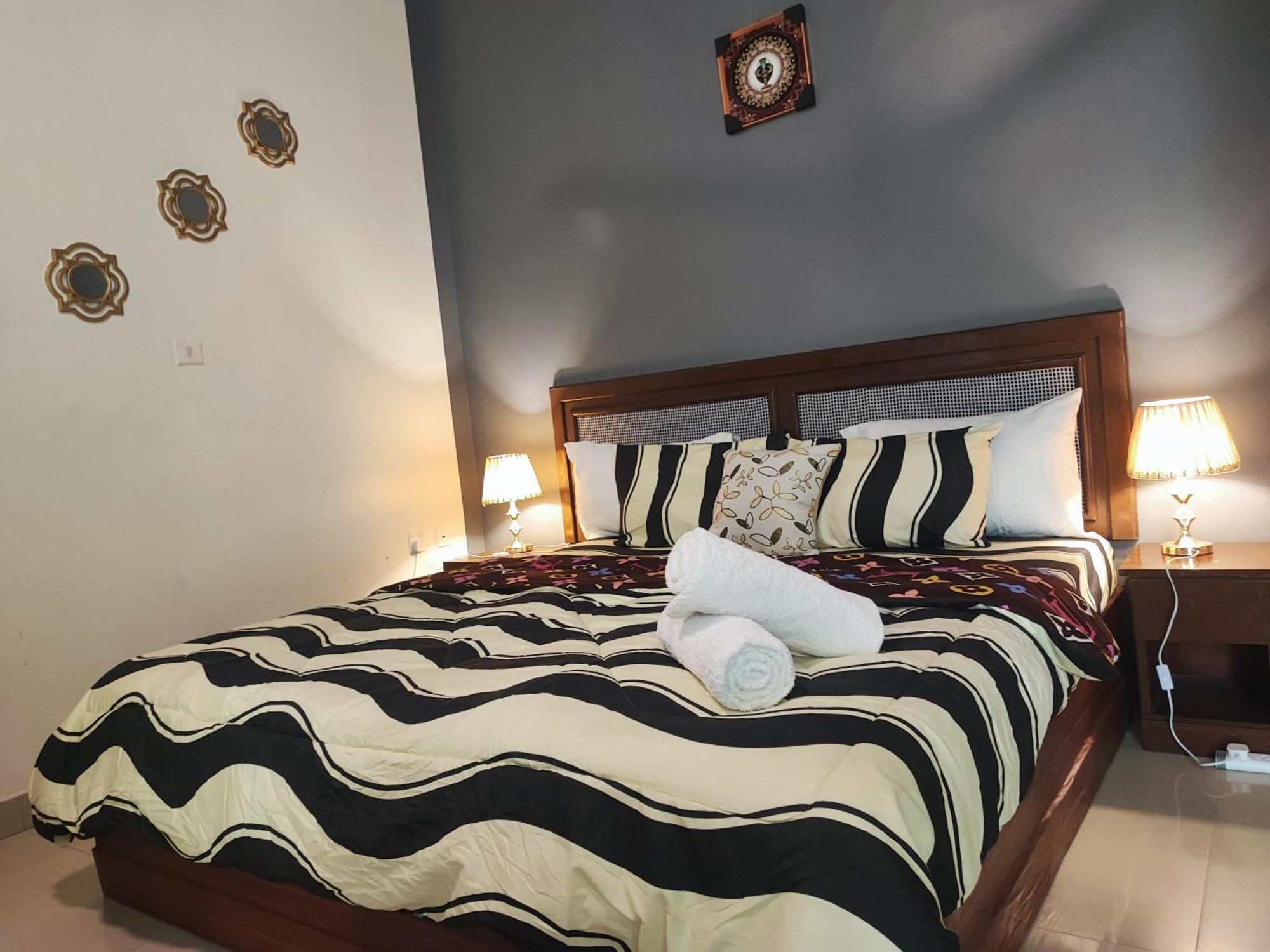 Ellisa Hospitality And Spa Hotel Accra Ngoại thất bức ảnh