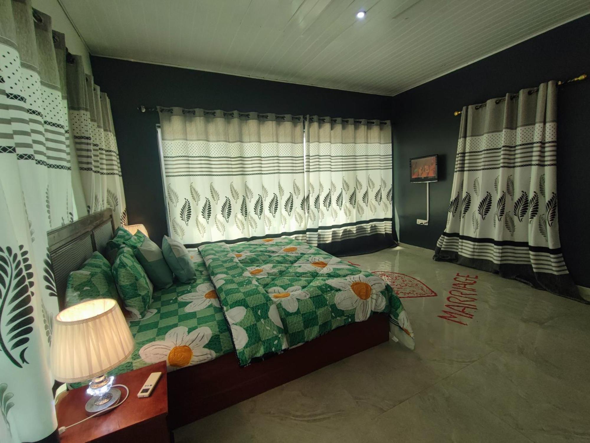 Ellisa Hospitality And Spa Hotel Accra Ngoại thất bức ảnh