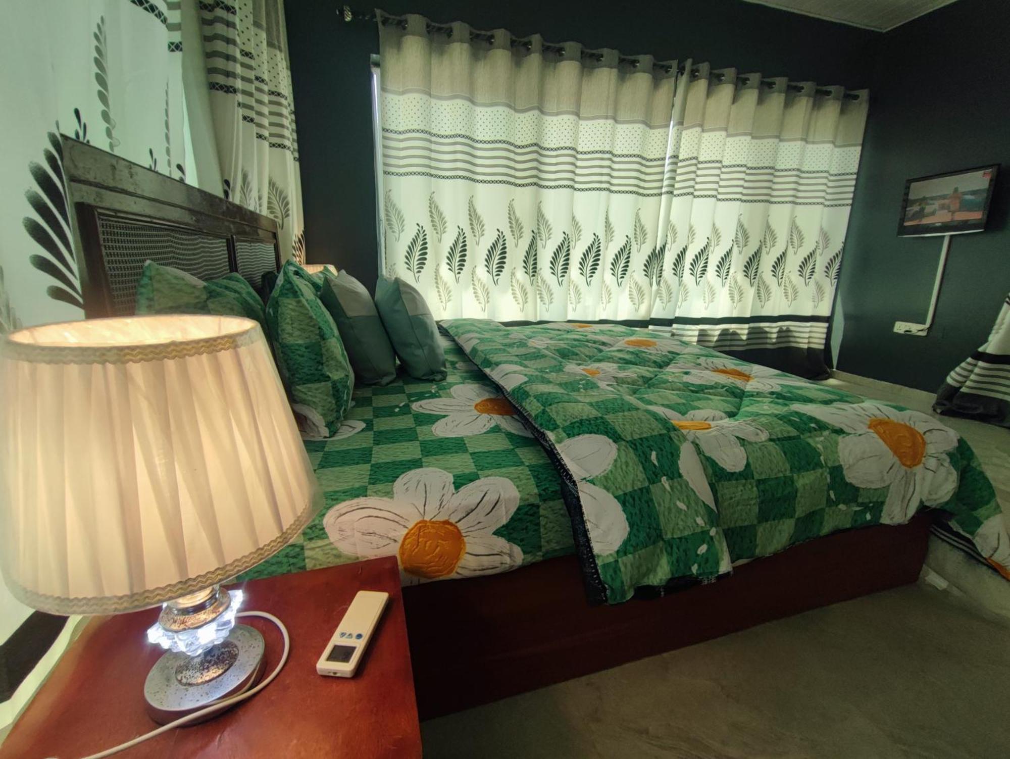 Ellisa Hospitality And Spa Hotel Accra Ngoại thất bức ảnh
