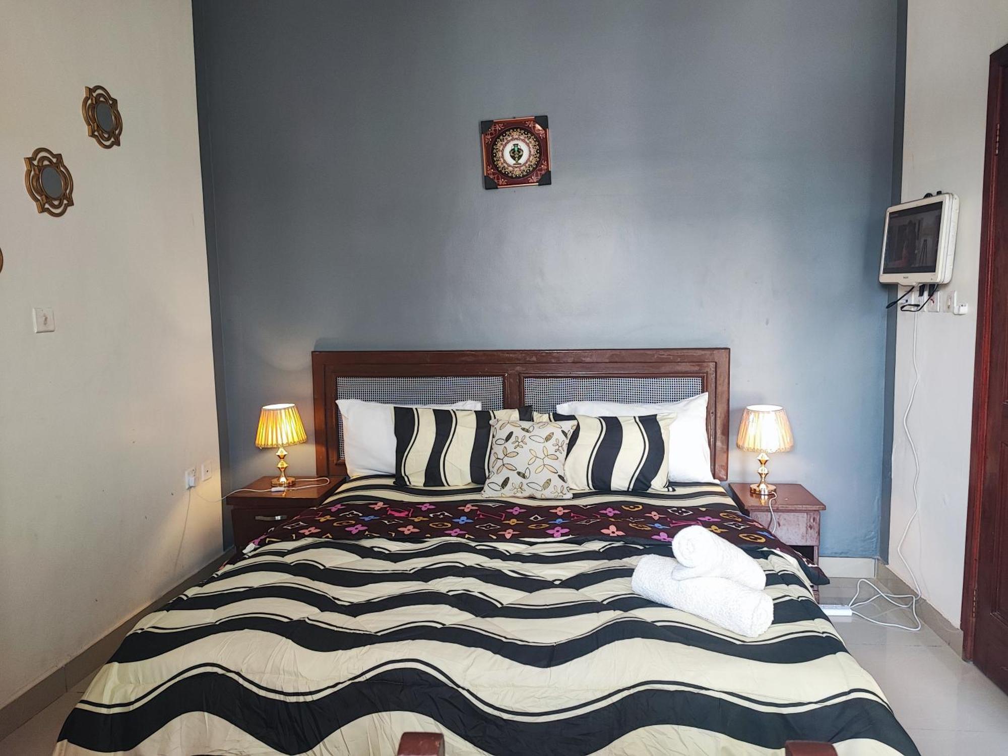 Ellisa Hospitality And Spa Hotel Accra Ngoại thất bức ảnh